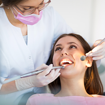 Ätherische Öle bei Zahnarztangst: Natürliche Unterstützung für stressfreie Zahnarztbesuche  - Zahnarztangst lindern mit ätherischen Ölen 